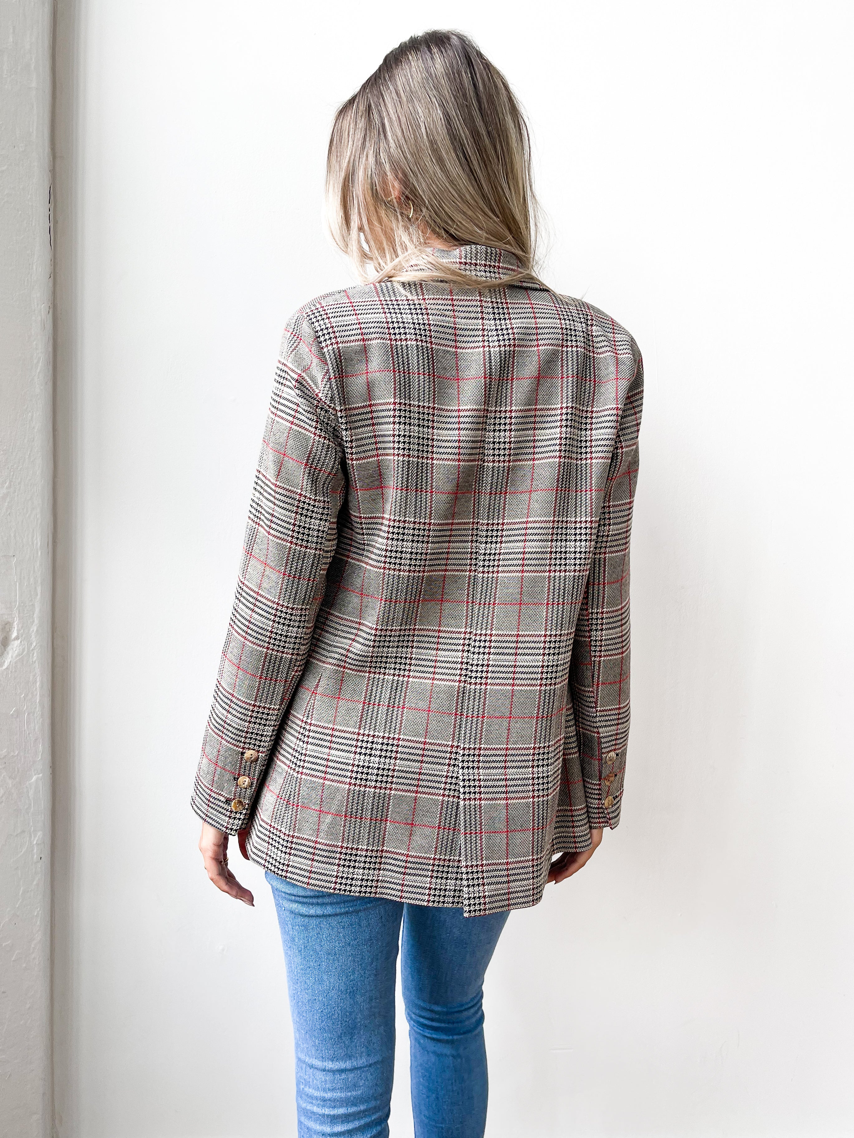 beige, black, red, women's business professional boyfriend blazer