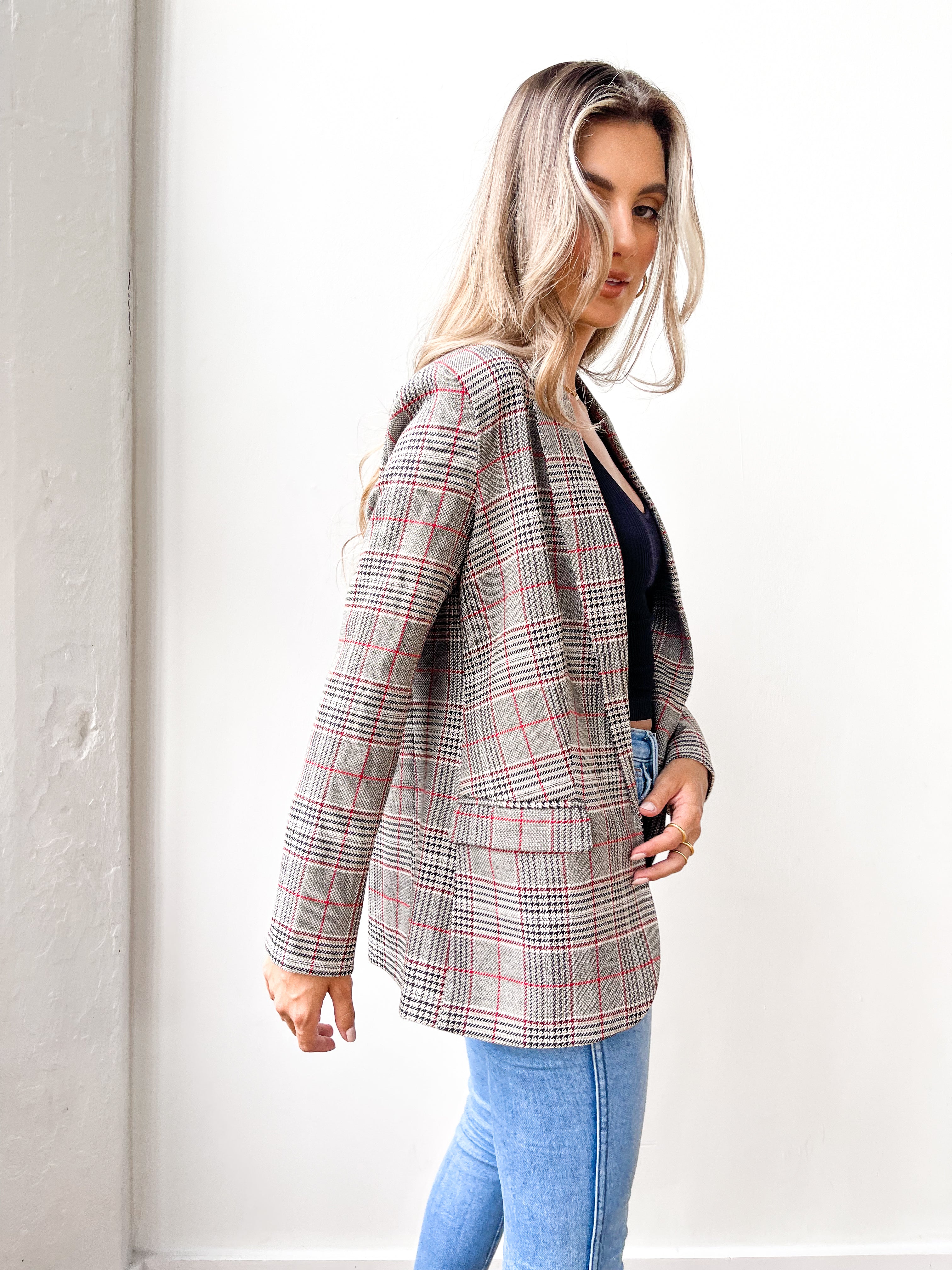 beige, black, red, women's business professional boyfriend blazer